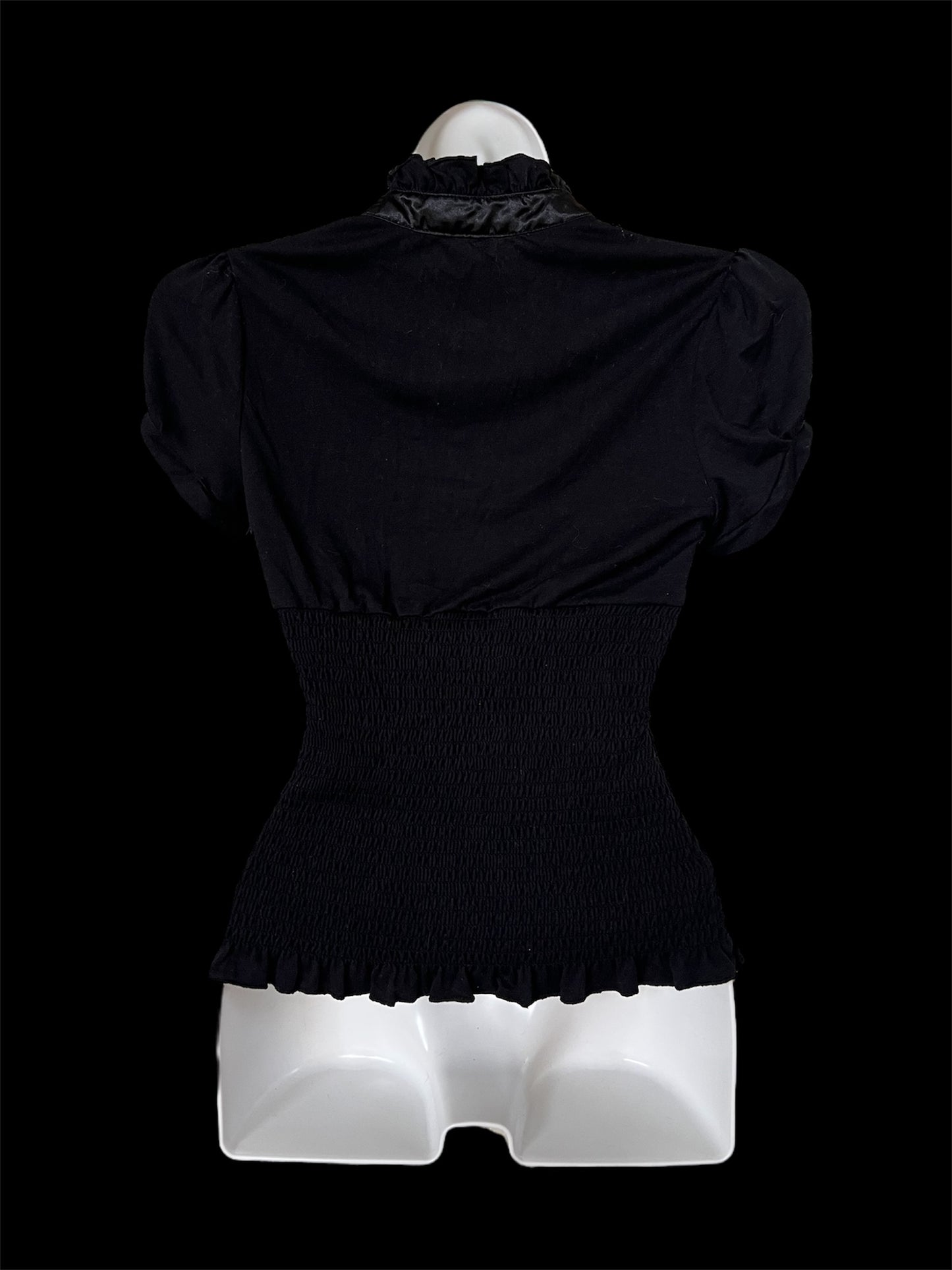 Black fitted top