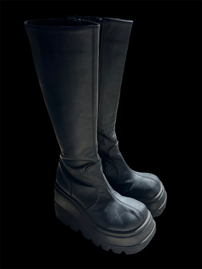 Demonia platform boots