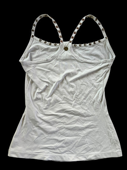 Studded fitted tank