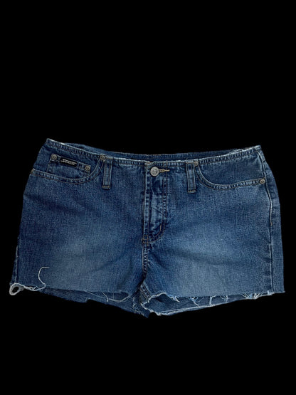 Star embroidered shorts