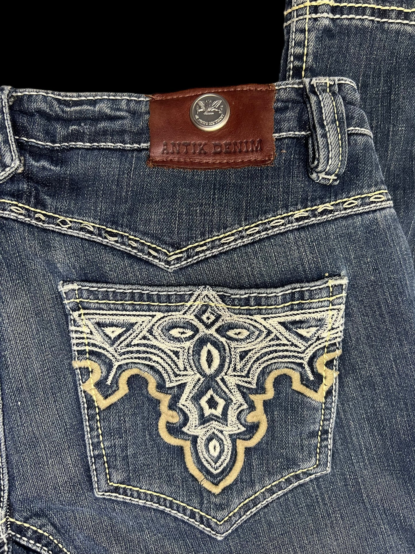 Vintage embroidered jeans