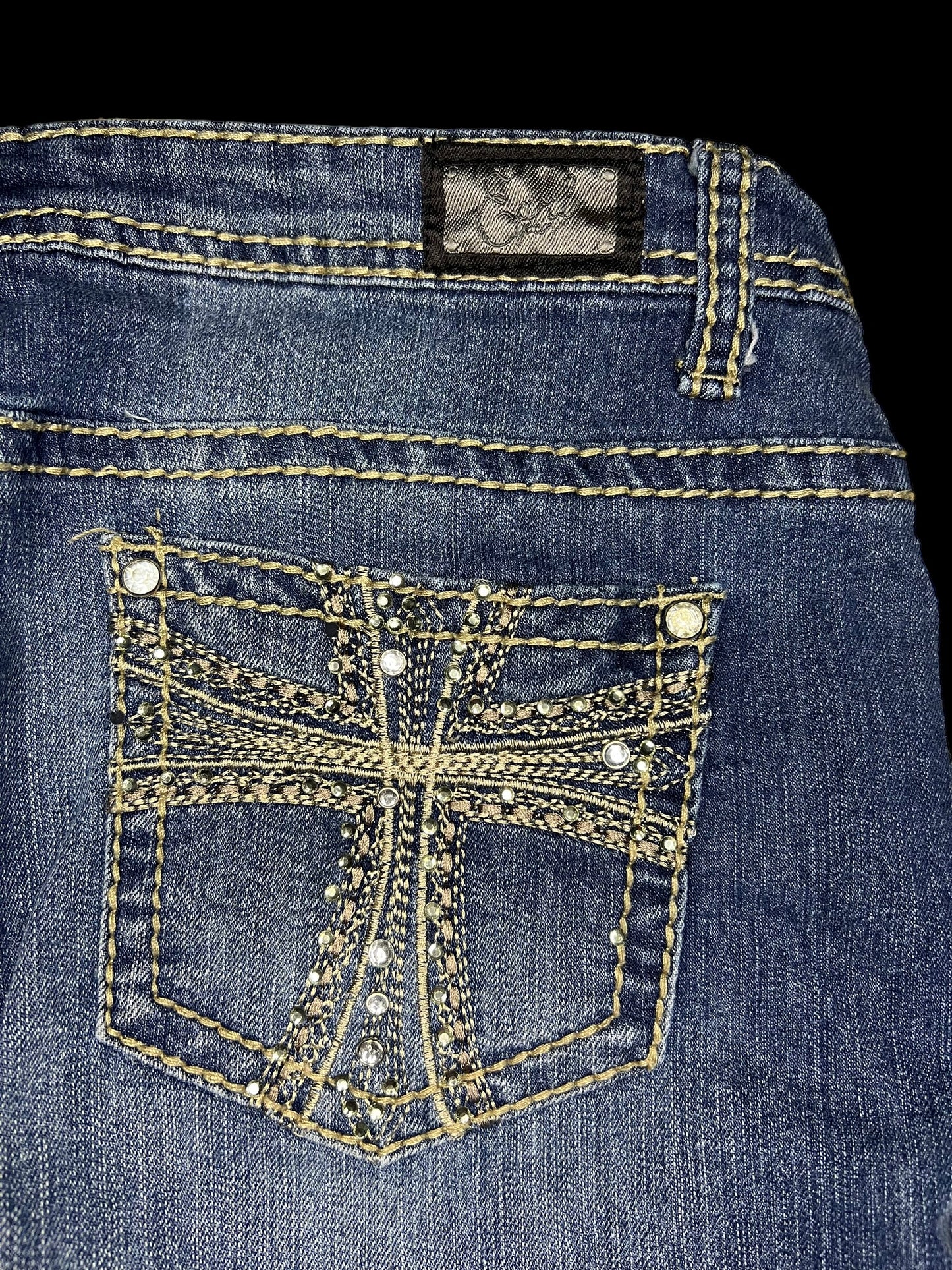 Embellished capris jeans